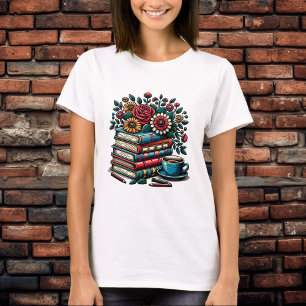 Stapel alter Bücher, Kaffee und Blumen T-Shirt