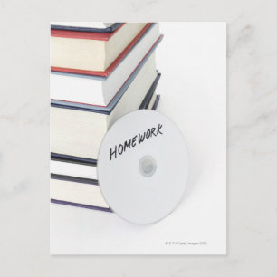Stapel Bücher mit CD Postkarte