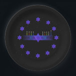 Star Bar Menorah Pappteller<br><div class="desc">Für Ihr Chanukkah Party. Ein lila und blaues Fraktal-Bild,  mit einem Magen David (Stern von David),  in der Mitte,  als Chanukkah menorah. Alles auf einem Hintergrund mit Sternen. Dieses Bild ist auch auf Chanukkah-Party Einladungen und viele andere Artikel verfügbar.</div>