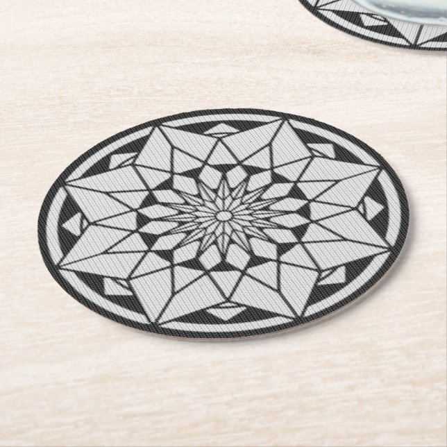 Star Mandala strickt schwarz & weiß Runder Pappuntersetzer (Angewinkelt)
