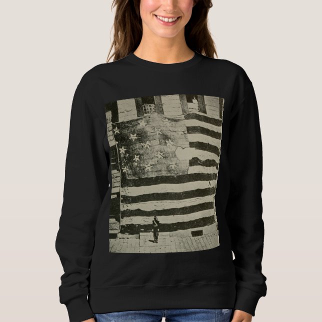 Star Spangled Banner: American Flag on Display Sweatshirt (Vorderseite)
