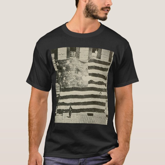 Star Spangled Banner: American Flag on Display T-Shirt (Vorderseite)