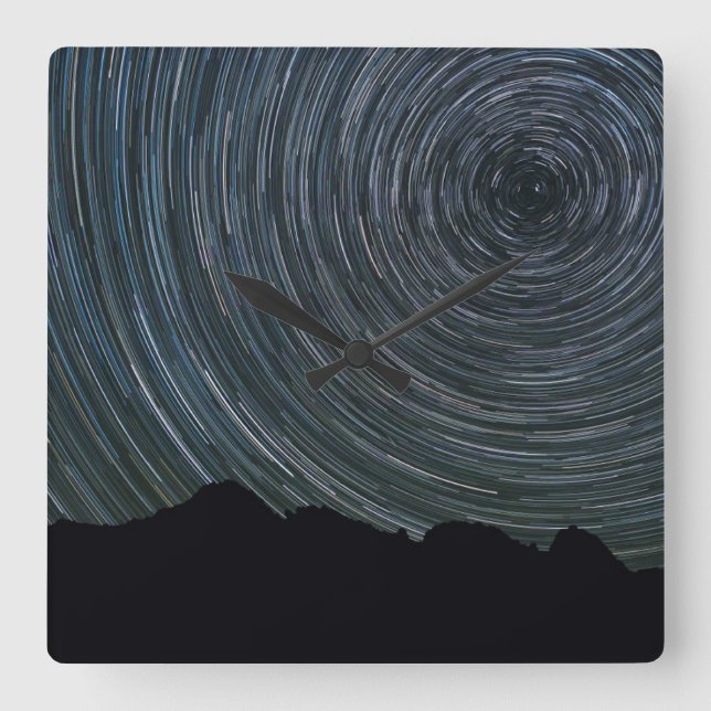 Star Trails um Polaris herum | Ingalls Pass Quadratische Wanduhr (Vorderseite)