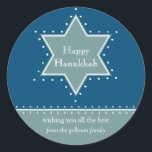 Star von David Hanukkah Geschenksticker Runder Aufkleber<br><div class="desc">Der Best Award von heute - 7. Oktober 2010 Ein Stern von David, der von weißen Punkten umrissen wurde, dient als Rahmen für Ihre persönliche Urlaubsstimmung. Was für ein großartiger Hanukkah-Aufkleber, um Geschenke für den Lehrer Ihres Kindes, den Briefträger, Türsteher oder Lieferant zu platzieren. Erhältlich in alternativen Farben mit passenden...</div>