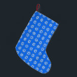 Star von David Hanukkah Pattern Blue White Kleiner Weihnachtsstrumpf<br><div class="desc">Zeigen Sie Ihre Liebe für die Ferien. Hand von mir gezeichnet! Karo in meinem Shop für viele weitere Artikel wie Packpapier,  Kissen,  Handtücher und Geschenkpackung auch!</div>