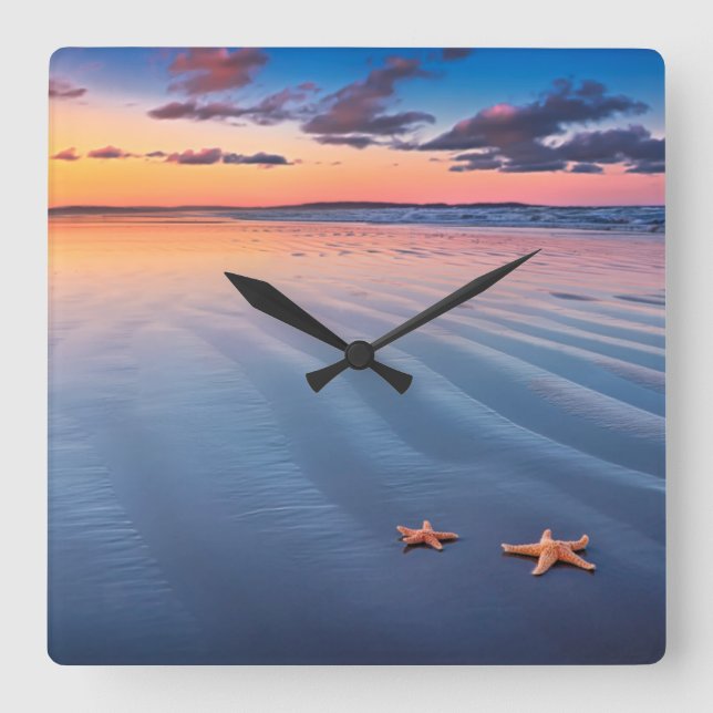 Starfish auf Sand Quadratische Wanduhr (Vorderseite)