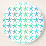 Starfish Coastal Beach Multicolor Aquamarin White  Getränkeuntersetzer<br><div class="desc">Gedruckt mit einem schönen Bild von Seesternmustern in Multicoloren mit weißem Hintergrund,  perfekt für die Wohngestaltung der Küstenstrände und Strandhausdekorationen. Das ist ein tolles Geschenk für jeden,  der das Strandleben Lieben hat!</div>