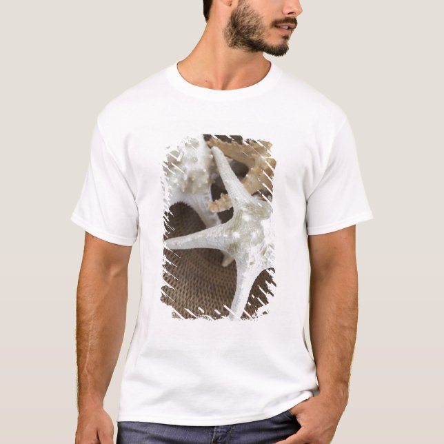 Starfish in einem Korb T-Shirt (Vorderseite)