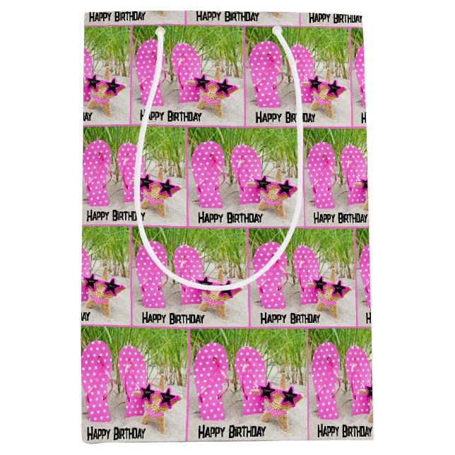 Starfish und Flip Flops im Sandstrand Mittlere Geschenktüte (Vorderseite)