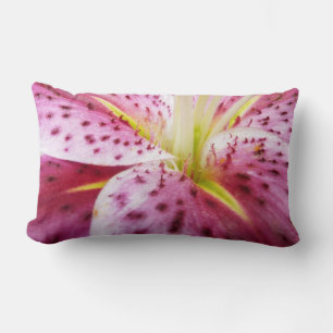 Stargazer Lily Bright Magenta Lendenkissen