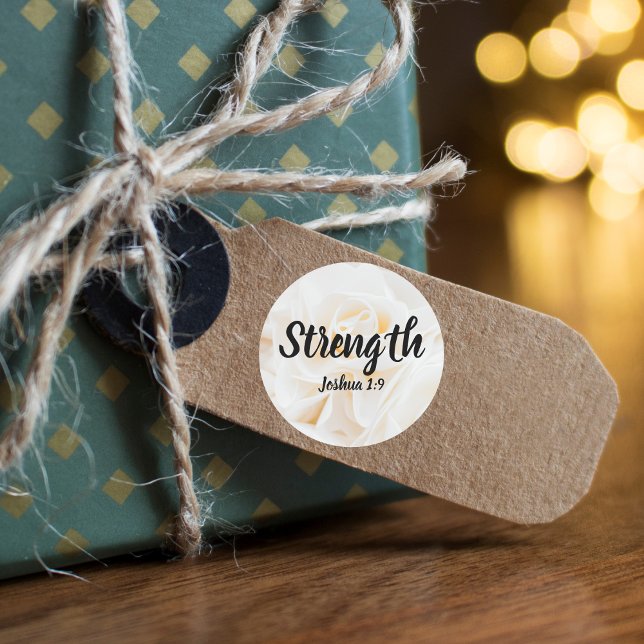 Stärke Joshua 1:9 Verse mit eleganter weißer Rose Runder Aufkleber (Von Creator hochgeladen)