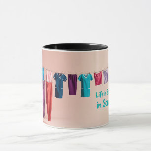 Starkes Leben im OP-T-Shirt-Motiv auf einer starke Tasse