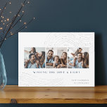 Starred Tidings | 3 Foto Collage Hanukkah Card Feiertagskarte<br><div class="desc">Schicken Sie Hanukkah-Grüße im schicken Stil mit diesen eleganten und modernen Foto-Collage-Karten mit drei quadratischen Fotos, die nebeneinander angeordnet sind und mit Line-gezeichnet Verzierungen an der Spitze und am Ende verziert sind. "Möchten Sie Liebe und Licht" erscheint unter der modernen Schrift, mit Ihrem "Happy Hanukkah" und Ihrem Familiennamen unten rechts....</div>