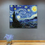 Starry Night Sky Vincent van Gogh Leinwanddruck<br><div class="desc">Eine kunstgeschliffene Leinwand der Ölmalerei Starry Night (1889) von Vincent Van Gogh (1853-1890). Ein Gemälde,  das den Blick außerhalb des Fensters von seinem Zimmer aus im Sanitorium in Saint-Remy-de-Provence,  Südfrankreich,  darstellt.</div>