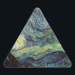 Starry Night - van Gogh Dreieckiger Aufkleber<br><div class="desc">Von der Nackenleuchte des Bergarbeiters bis zu der, die er auf seinem Fenstersill nach der Szene mit Gauguin platzierte; vom Abend-Stern, den er 1875 in Corot Olive Orchard feststellte, bis hin zu dem Brief, den er seinem Bruder im August 1888 schrieb, in dem er sagte: "Irgendwann werden Sie ein Bild...</div>