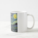 Starry Night - van Gogh Kaffeetasse<br><div class="desc">Von der Nackenleuchte des Bergarbeiters bis zu der, die er auf seinem Fenstersill nach der Szene mit Gauguin platzierte; vom Abend-Stern, den er 1875 in Corot Olive Orchard feststellte, bis hin zu dem Brief, den er seinem Bruder im August 1888 schrieb, in dem er sagte: "Irgendwann werden Sie ein Bild...</div>