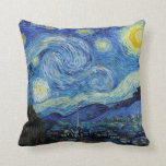 Starry Night, Vincent van Gogh Kissen<br><div class="desc">Vincent Willem van Gogh (30. März 1853 - 29. Juli 1890) war ein niederländischer postimpressionistischer Maler, der zu den bekanntesten und einflussreichsten Persönlichkeiten der Geschichte der Western-Kunst zählt. In knapp einem Jahrzehnt hat er etwa 2.100 Kunstwerke erschaffen, darunter etwa 860 Ölgemälde, von denen die meisten aus den letzten beiden stammen...</div>