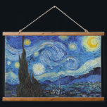 Starry Night, Vincent van Gogh Wandteppich Mit Holzrahmen<br><div class="desc">Vincent Willem van Gogh (30. März 1853 - 29. Juli 1890) war ein niederländischer postimpressionistischer Maler, der zu den berühmtesten und einflussreichsten Persönlichkeiten in der Geschichte der Western-Kunst zählt. In etwas mehr als einem Jahrzehnt schuf er etwa 2100 Kunstwerke, darunter etwa 860 Ölgemälde, die größtenteils aus den Jahre seines Lebens....</div>