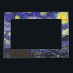 Starry Night von Vincent van Gogh Magnetischer Bilderrahmen<br><div class="desc">Starry Night by Vincent van Gogh ist ein Vintages, kunstvolles Post-Impressionismus Landschaft Stadtbild mit Blick auf Saint Remy, Frankreich aus van Gogh Asyl. Der Nachthimmel wirbelt mit Wolken und leuchtendem Halbmond und strahlenden Sternen über dem malerischen Dorf. Starry Night ist wahrscheinlich van Goghs berühmteste Gemälde und wurde während des Tages...</div>