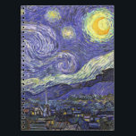 Starry Night von Vincent van Gogh Notizblock<br><div class="desc">Starry Night by Vincent van Gogh ist ein Vintages, kunstvolles Post-Impressionismus Landschaft Stadtbild mit Blick auf Saint Remy, Frankreich aus van Gogh Asyl. Der Nachthimmel wirbelt mit Wolken und leuchtendem Halbmond und strahlenden Sternen über dem malerischen Dorf. Starry Night ist wahrscheinlich van Goghs berühmteste Gemälde und wurde während des Tages...</div>