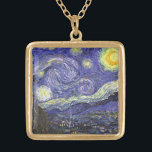 Starry Night von Vincent van Gogh Vergoldete Kette<br><div class="desc">Starry Night by Vincent van Gogh ist ein Vintages, kunstvolles Post-Impressionismus Landschaft Stadtbild mit Blick auf Saint Remy, Frankreich aus van Gogh Asyl. Der Nachthimmel wirbelt mit Wolken und leuchtendem Halbmond und strahlenden Sternen über dem malerischen Dorf. Starry Night ist wahrscheinlich van Goghs berühmteste Gemälde und wurde während des Tages...</div>