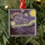 Starry Night von Vincent van Gogh, Vintage Kunst Silbernes Ornament<br><div class="desc">Die Starry Night (1889) von Vincent van Gogh ist ein Vintager Post-Impressionismus der Kunstlandschaft Landschaftsmalerei. Der Blick auf eine Stadt in einem Tal bei Nacht mit den Wolken, den Sternen und einem schönen goldgelben Halbmond. Es wurde im Laufe des Tages aus der Erinnerung gemalt und ist van Goghs bekanntestes Gemälde....</div>