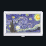 Starry Night von Vincent van Gogh Visitenkarten Dose<br><div class="desc">Starry Night by Vincent van Gogh ist ein Vintages, kunstvolles Post-Impressionismus Landschaft Stadtbild mit Blick auf Saint Remy, Frankreich aus van Gogh Asyl. Der Nachthimmel wirbelt mit Wolken und leuchtendem Halbmond und strahlenden Sternen über dem malerischen Dorf. Starry Night ist wahrscheinlich van Goghs berühmteste Gemälde und wurde während des Tages...</div>
