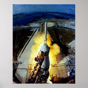 Start der ersten Männer zum Mond - Apollo 11 Poster