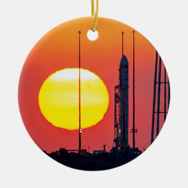 Start der NASA Antares Rocket Sunrise Keramik Ornament (Vorne)