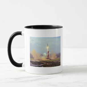 Start des Apollo Soyuz Testprojekts Saturn IB Tasse