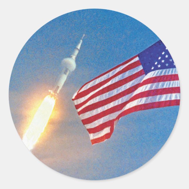 Start von Apollo 11 mit amerikanischer Flagge Runder Aufkleber (Vorderseite)