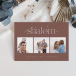 Startende Verbindung | Hanukkah Foto Collage<br><div class="desc">Senden Sie Hanukkah Grüße an Freunde und Familie in schicken Stil mit unseren eleganten Fotokarten. Die Karte ist so konzipiert, dass sie drei Ihrer liebsten quadratischen Fotos, die nebeneinander in einem Collage-Format angeordnet sind, aufnehmen kann. Sie enthält Ihren persönlichen Gruß (mit "fröhlicher Hanukkah" gezeigt) und die Familiennamen, die sich unten...</div>