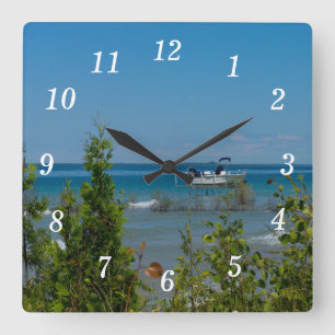 Stationiert an der Mackinac Wall Uhr