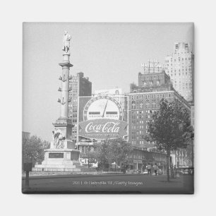 Statue auf amerikanischem Stadtplatz B&W Magnet