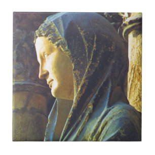 Statue der Jungfrau Mary Fliese