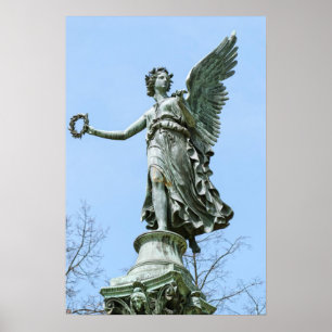 Statue des Engels im Charlottenburger Schlossgarte Poster