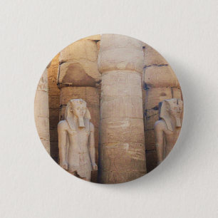 Statue des Pharaos Ramses II, der Luxor-Tempel Button