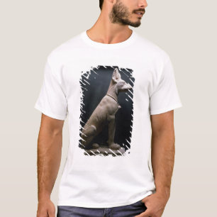 Statue eines Hundes, Mesopotamia, c.5000-1000 BC T-Shirt