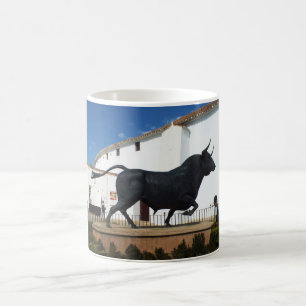 Statue eines Stiers in Ronda, Spanien Tasse