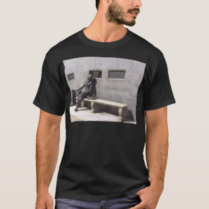 Statue Eleonors Rigby, Liverpool Großbritannien T-Shirt