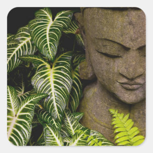 Statue in einem Garten Informationen: Chiang Ma Quadratischer Aufkleber