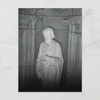 Statue in einem gefundenen Foto Postkarte