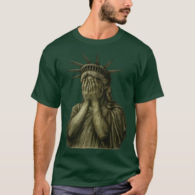 Statue of Liberty covering her face in shame polit T-Shirt (Vorderseite)