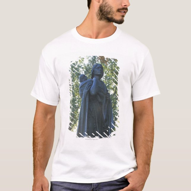 'Statue von Sacagawea und ihr Sohn, Führer auf T-Shirt (Vorderseite)