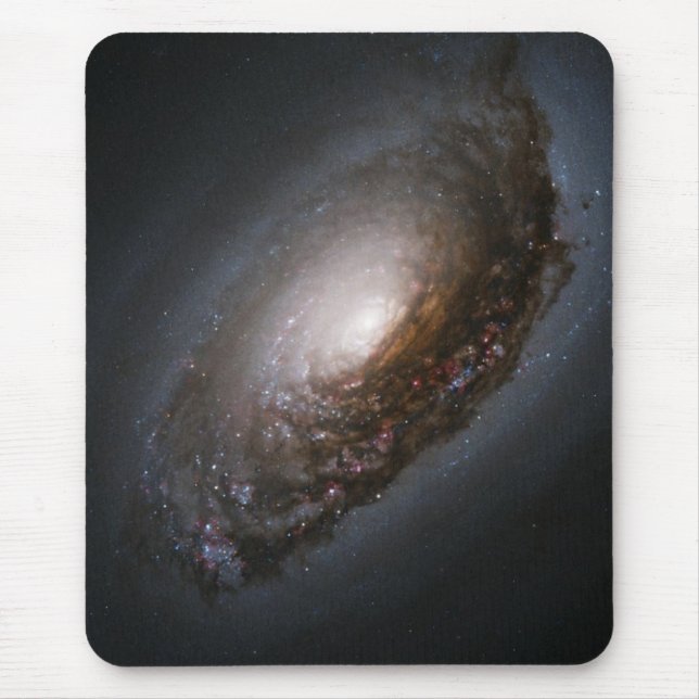 Staub rund um den Nucleus der Black Eye Galaxy M64 Mousepad (Vorne)