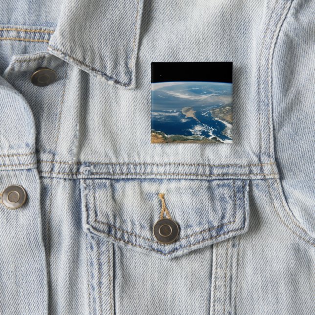 Staub über dem Mittelmeer und der Insel Zypern Button (Beispiel)