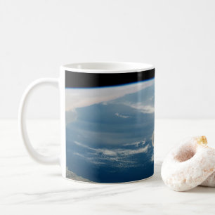 Staub über dem Mittelmeer und der Insel Zypern Kaffeetasse