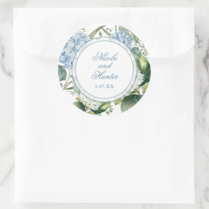 Staubblaue Aquarell-Blumen-Hochzeitsempfang Runder Aufkleber