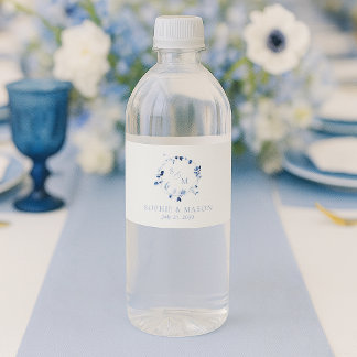 Staubblaue Blumen-Monogramm-Hochzeit Wasserflaschenetikett