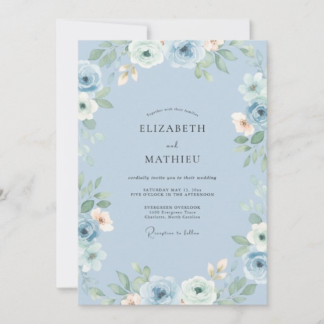 Staubblaue Blumenakzent-Hochzeit Einladung (Vorderseite)